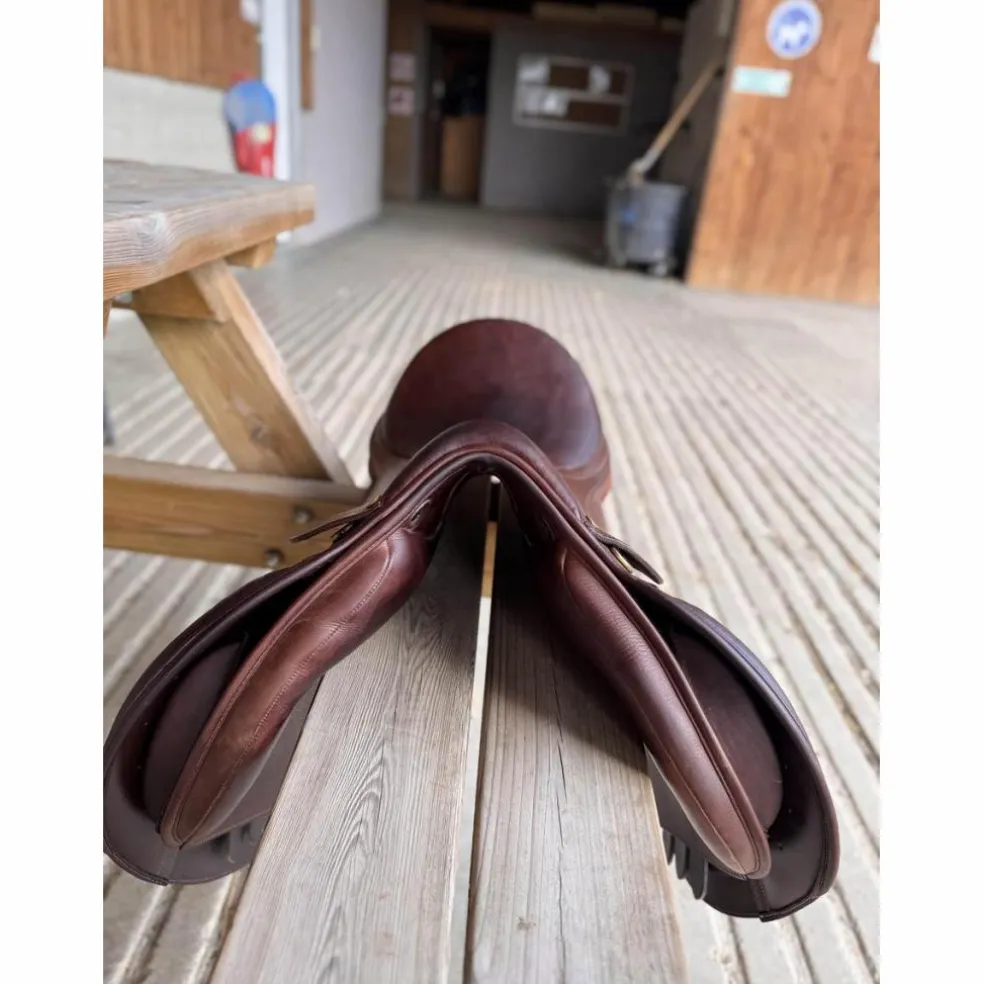 📌 À VENDRE – Selle Éric Thomas mixte 17” + sangle & étrivières