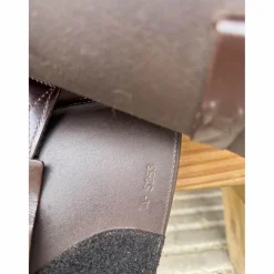 📌 À VENDRE – Selle Éric Thomas mixte 17” + sangle & étrivières