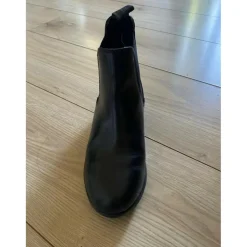 A vendre bottines neuves.