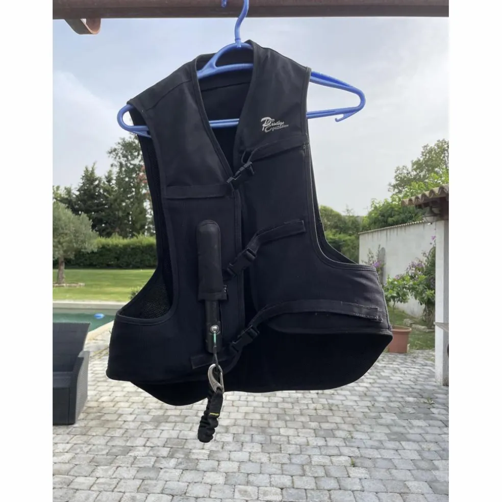 Airbag privileges equitation