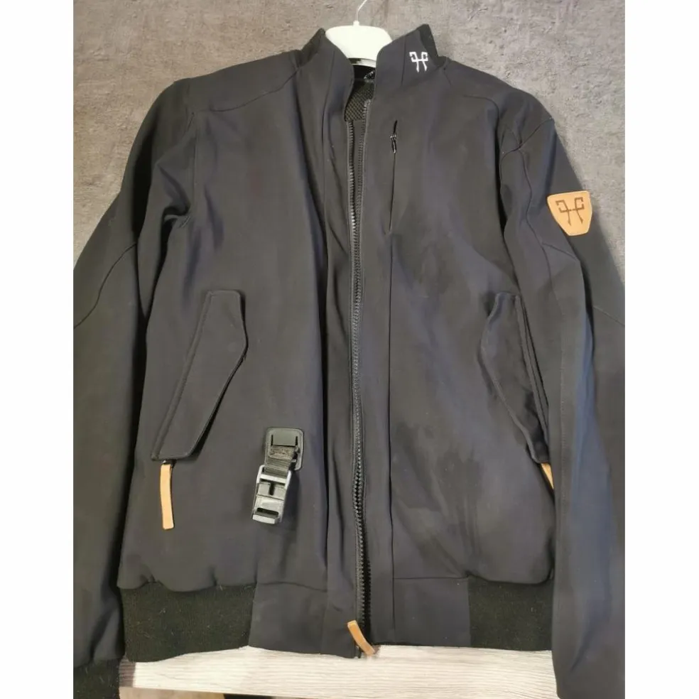 Airbage + bombers Horse Pilot