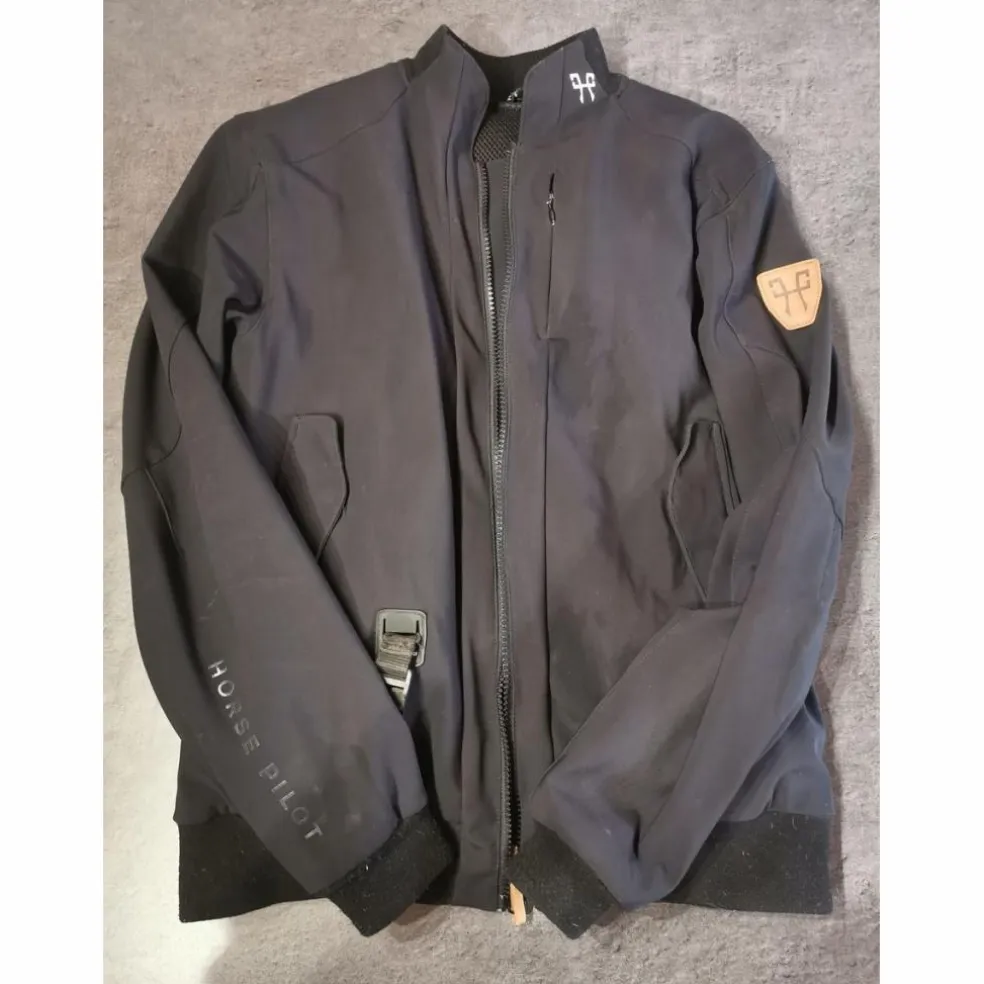Airbage + bombers Horse Pilot