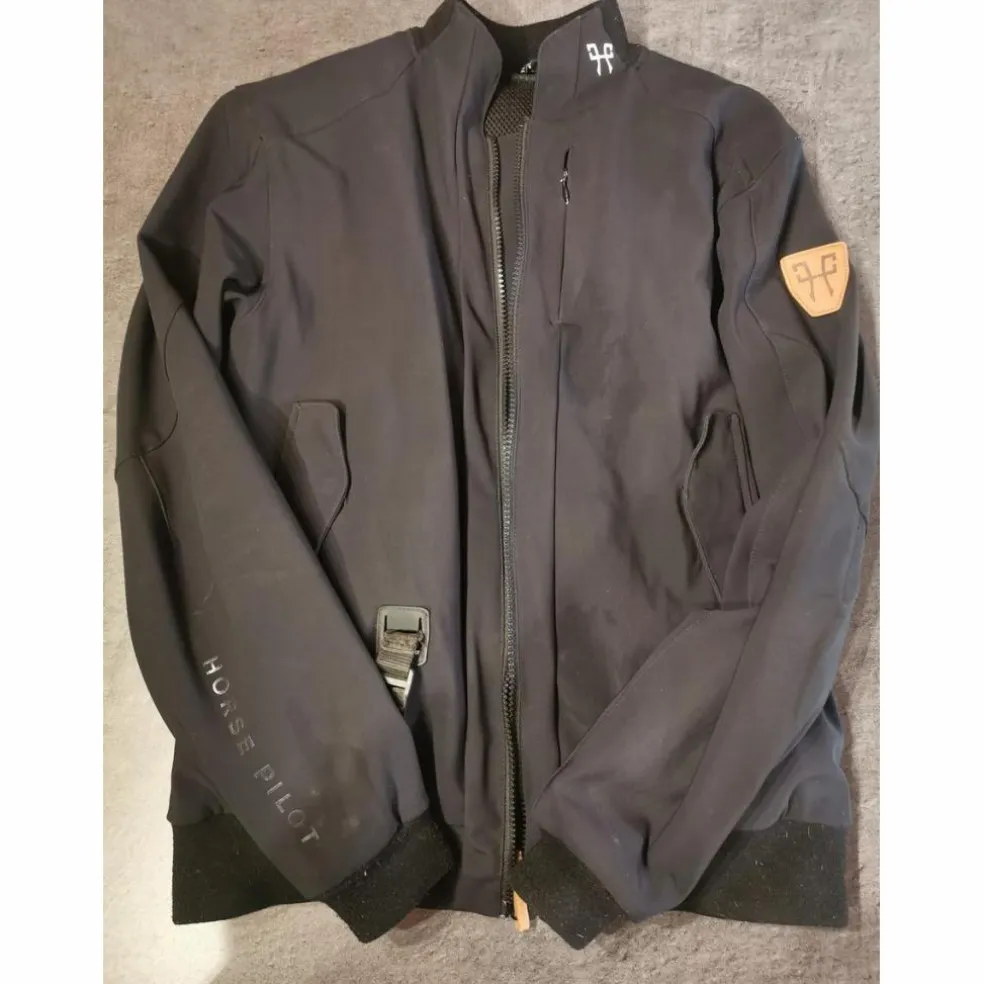 Airbage + bombers Horse Pilot