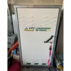 Armoire de sellerie en acier