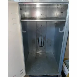Armoire de sellerie en acier