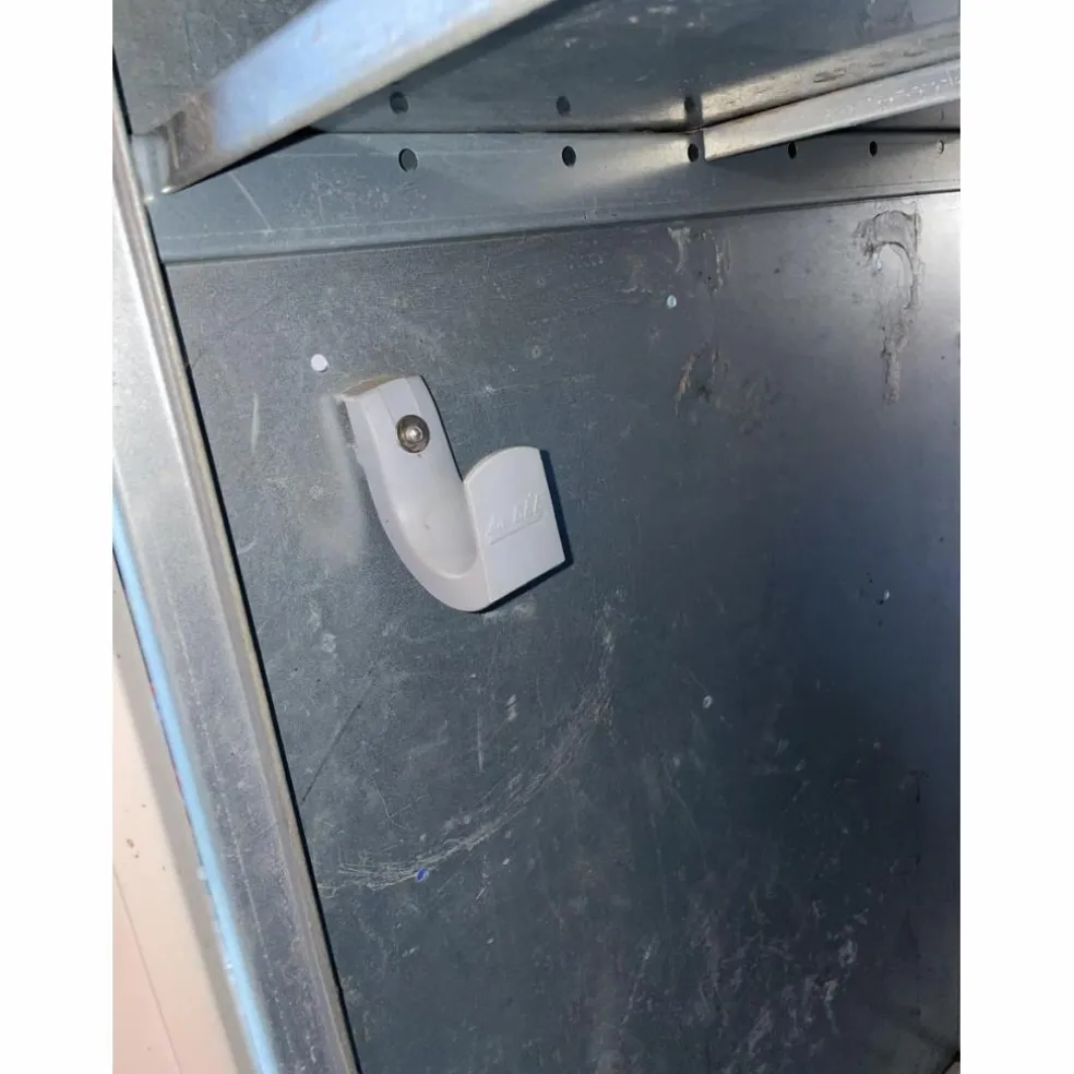 Armoire de sellerie en acier