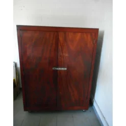 Armoire d'équitation en bois