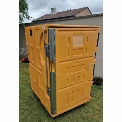Armoire d'équitation sur roulettes