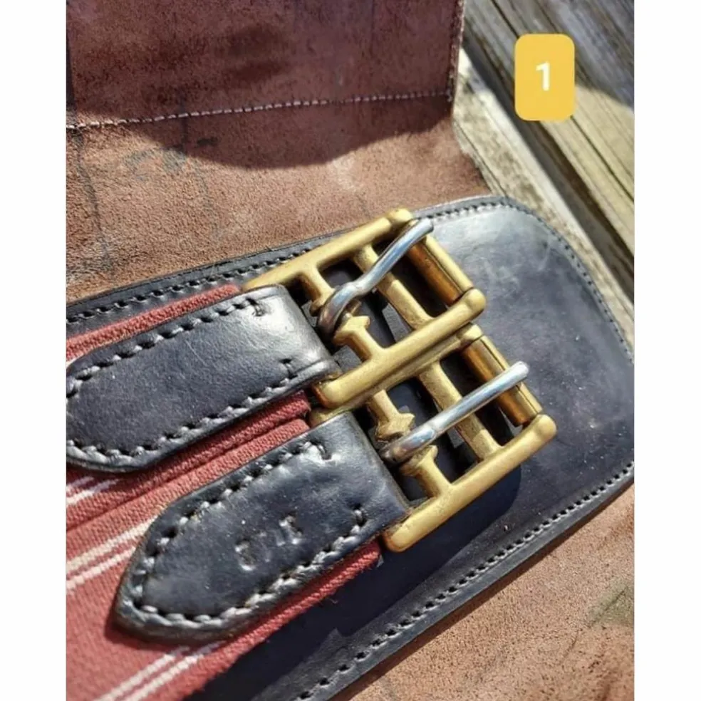 Bavette Courte en cuir Noir