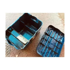 Boite de pansage bleu foncé