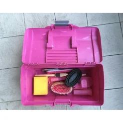 Boite de pansage+lot de brosses