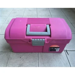 Boite de pansage+lot de brosses