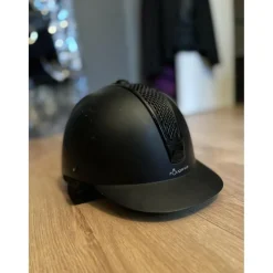 Bombe noire taille 56