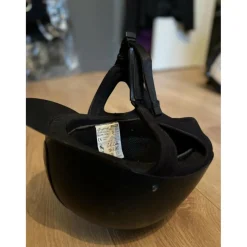 Bombe noire taille 56