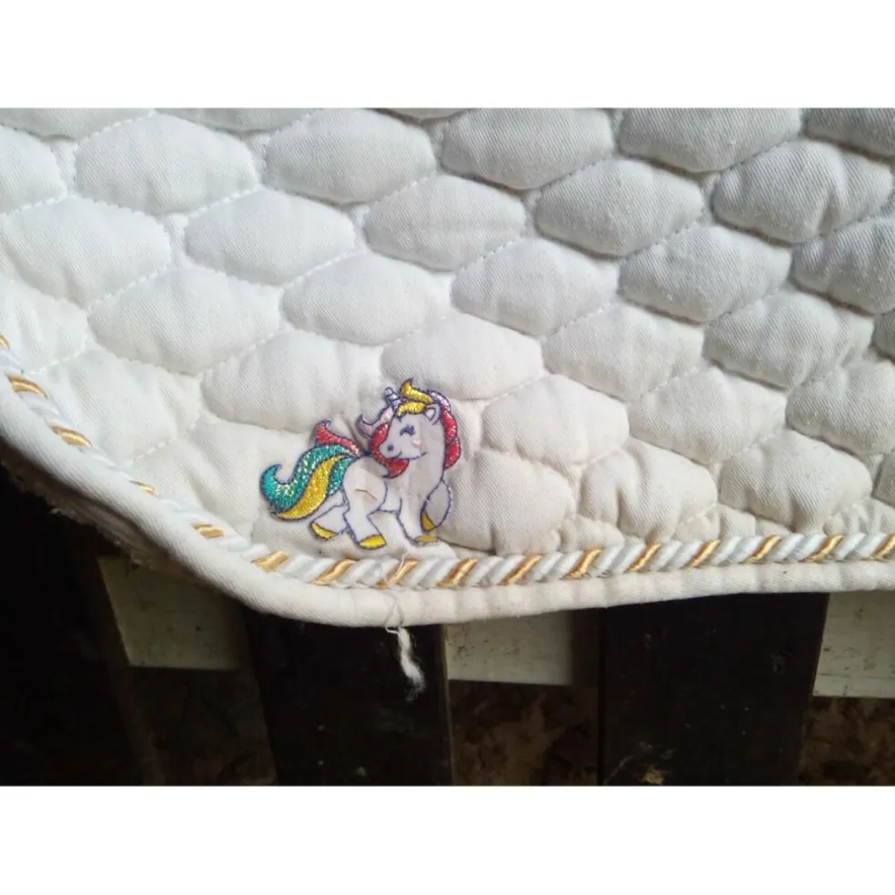 Bonnet Arc En Ciel et Tapis Arc en ciel Licorne