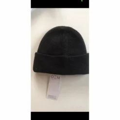Bonnet neuf noir GEM
