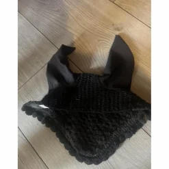 bonnet noir équitheme