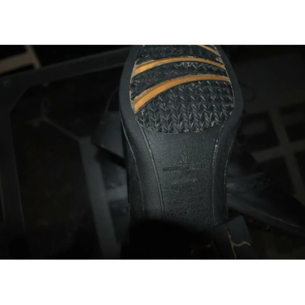 Boots d'équitation Lacets et Zip "Aurora" Mountain Horse Taille 39 comme neuves