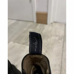 Boots dyon