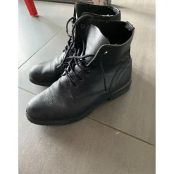 Boots et chaps cuir