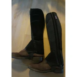 BOOTS ET MINI CHAPS