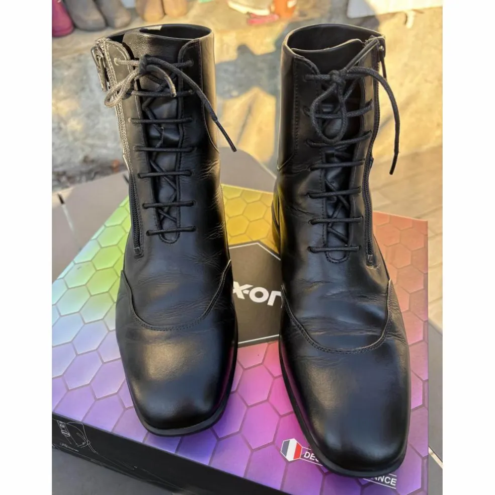 Boots Flex On