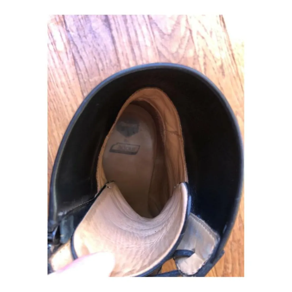 Boots Flex On
