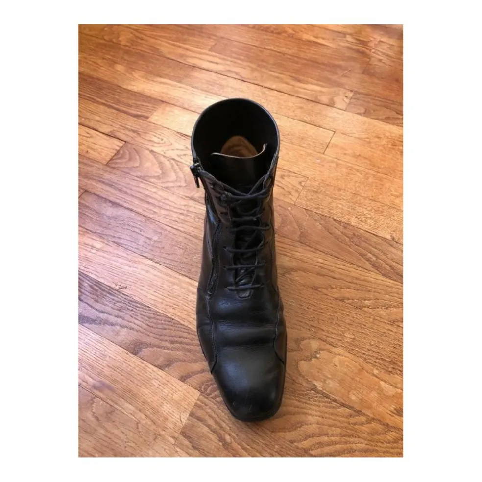 Boots Flex On