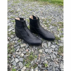 Boots Free jump