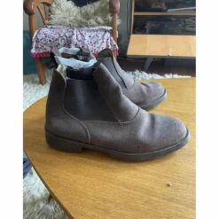 boots t 37