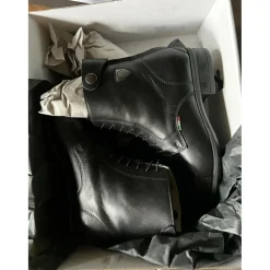 Boots tattini