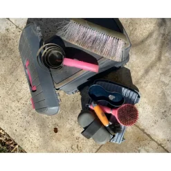 boîte de pansage + kit de brosses