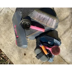 boîte de pansage + kit de brosses