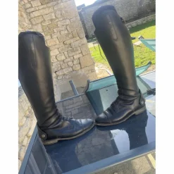 Bottes en cuir noir