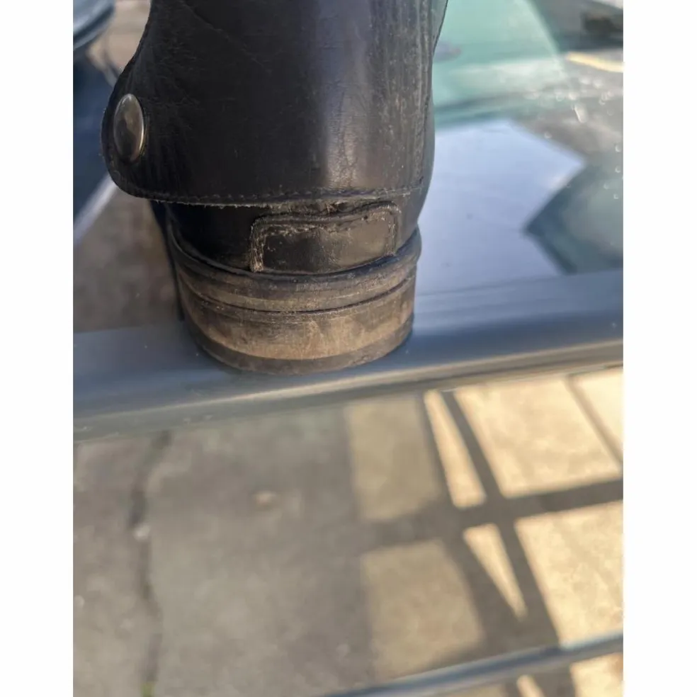 Bottes en cuir noir