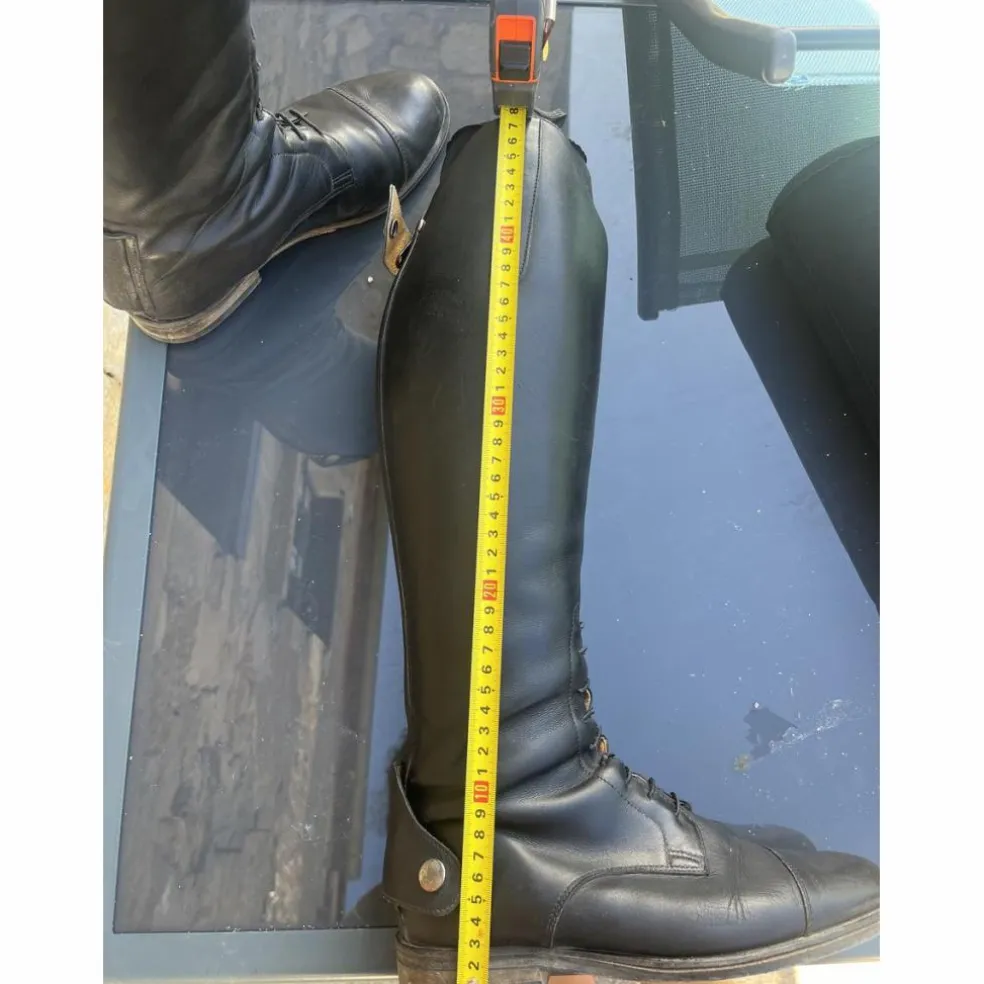 Bottes en cuir noir