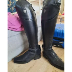 Bottes mountain horse