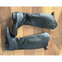 Bottes mountain horse