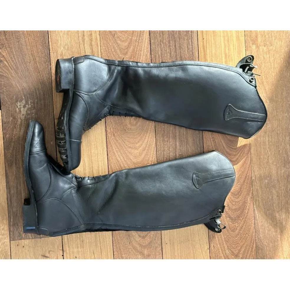 Bottes mountain horse