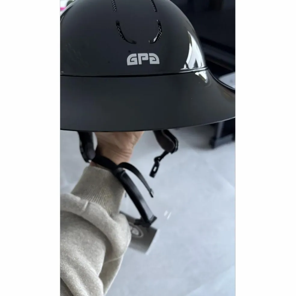 Casque GPA First Lady noir brillant