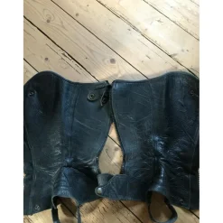 chaps Dyon