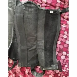 Chaps noires