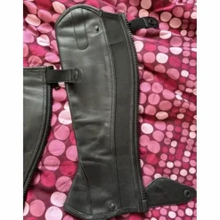 Chaps noires