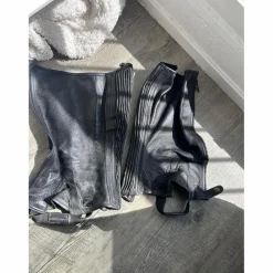Chaps noires