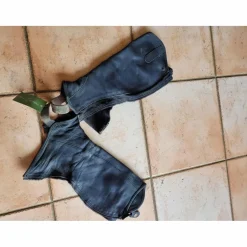 chaps noires cuir