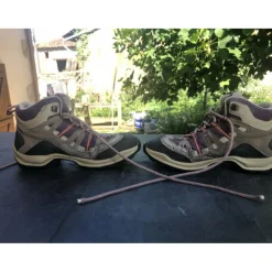 Chaussure de marche quechua