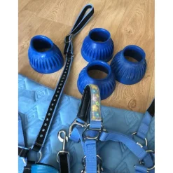 Cloches bleues neuves taille poney