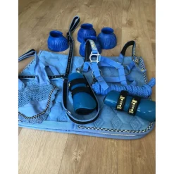 Cloches bleues neuves taille poney