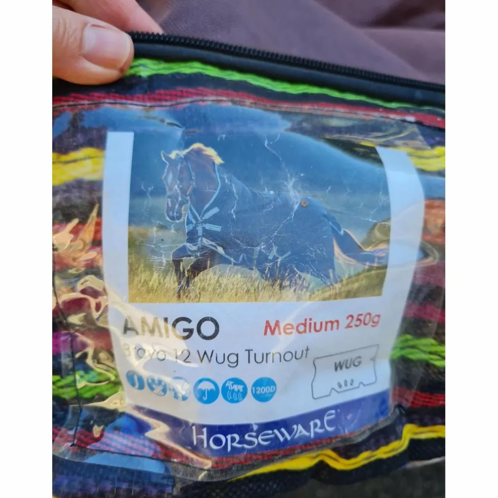 Couverture AMIGO Bravo 12 WUG medium 250g 5'9" (125 cms)