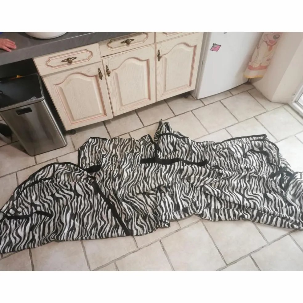 Couverture anti mouches 155